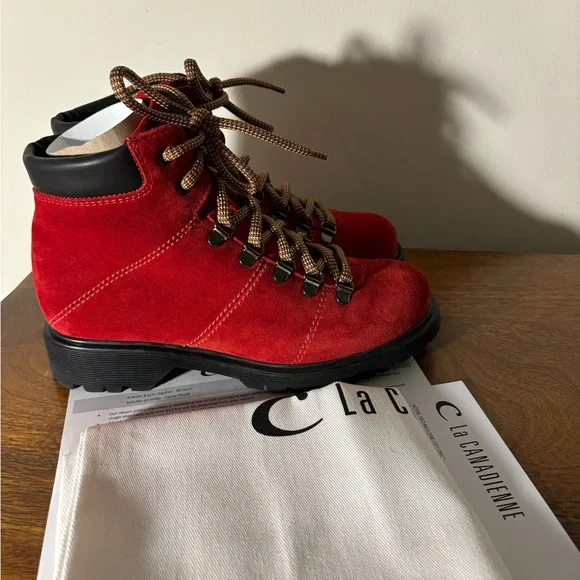 La Canadienne Halsey Suede Bootie, size 6 - Picture 8 of 12